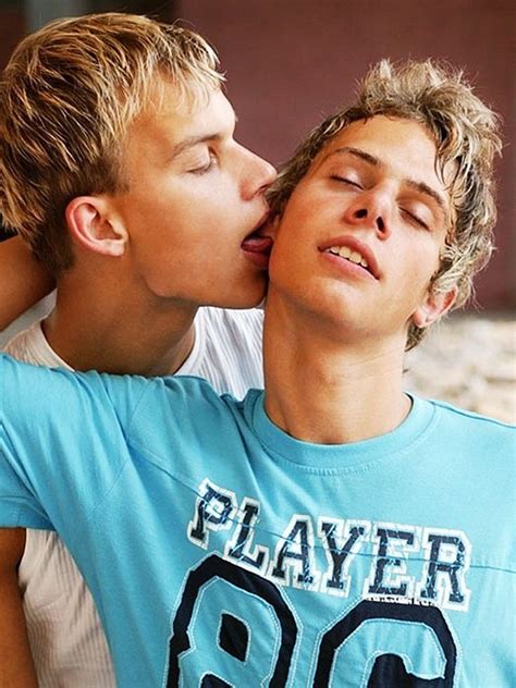 Twink Gay Videos .